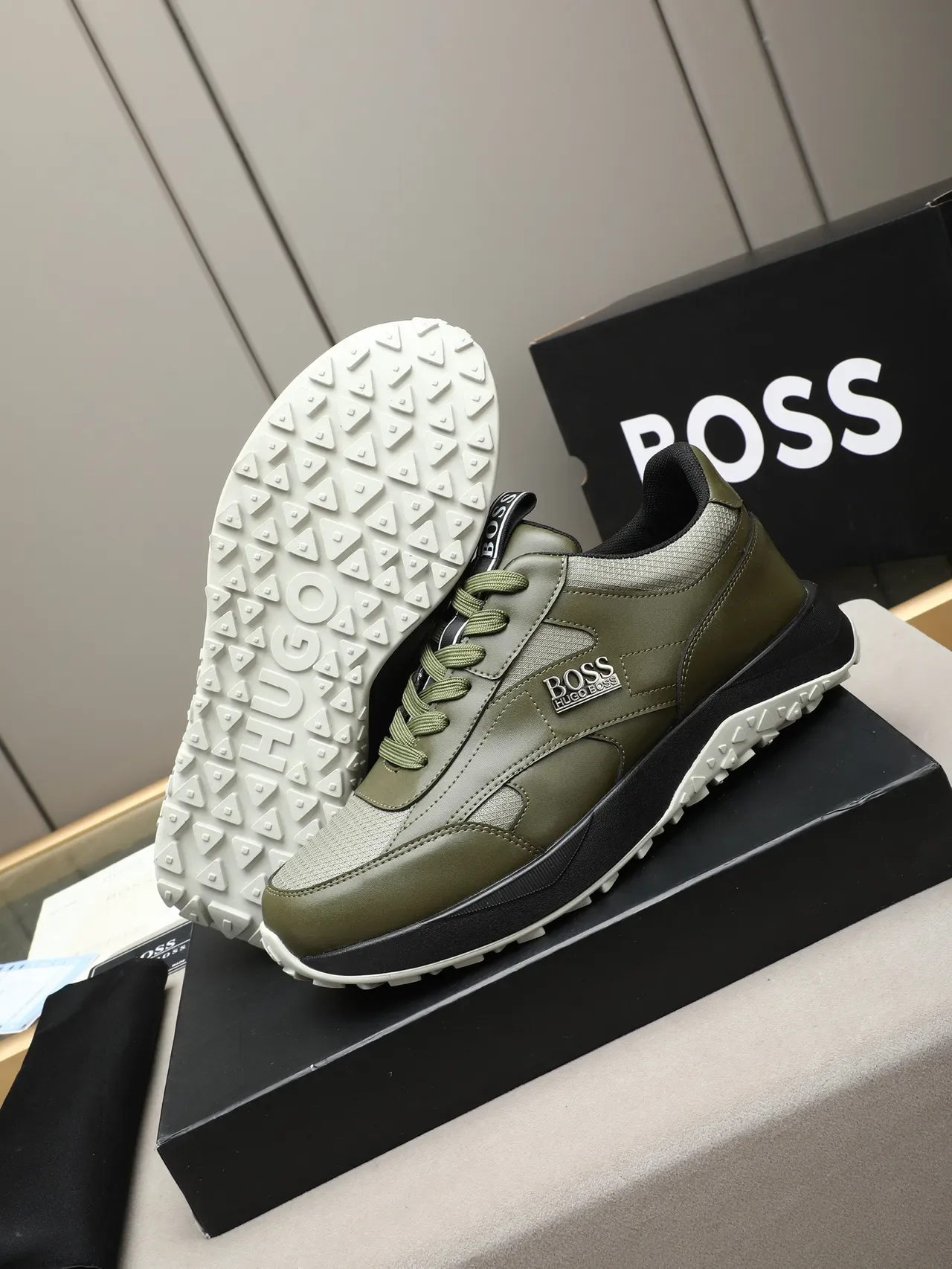 Hugo Boss 橄榄绿 皮革网面 休闲鞋 4