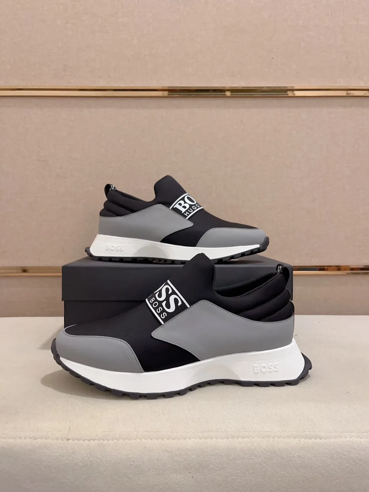 Hugo Boss Speed 黑灰 松紧带 套脚 生活方式运动鞋 7