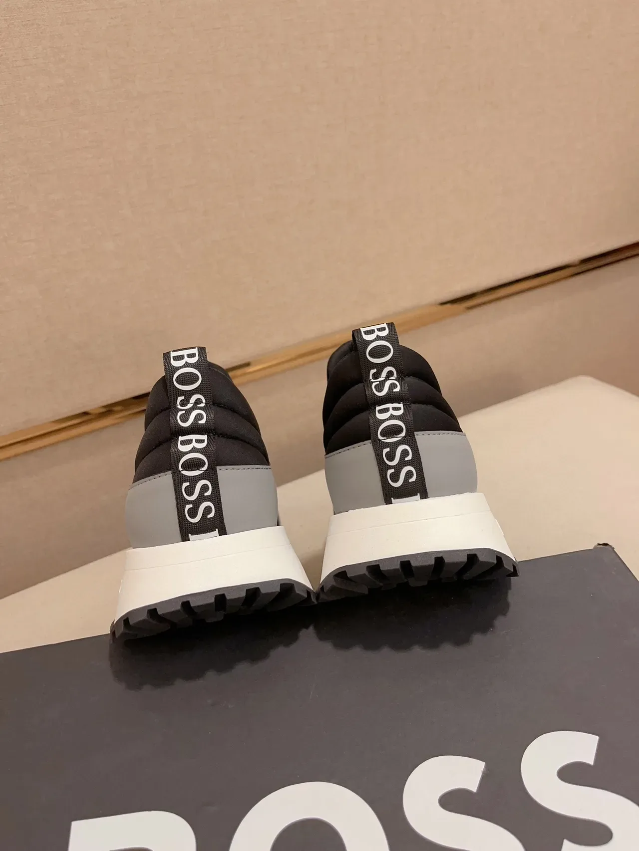 Hugo Boss Speed 黑灰 松紧带 套脚 生活方式运动鞋 8