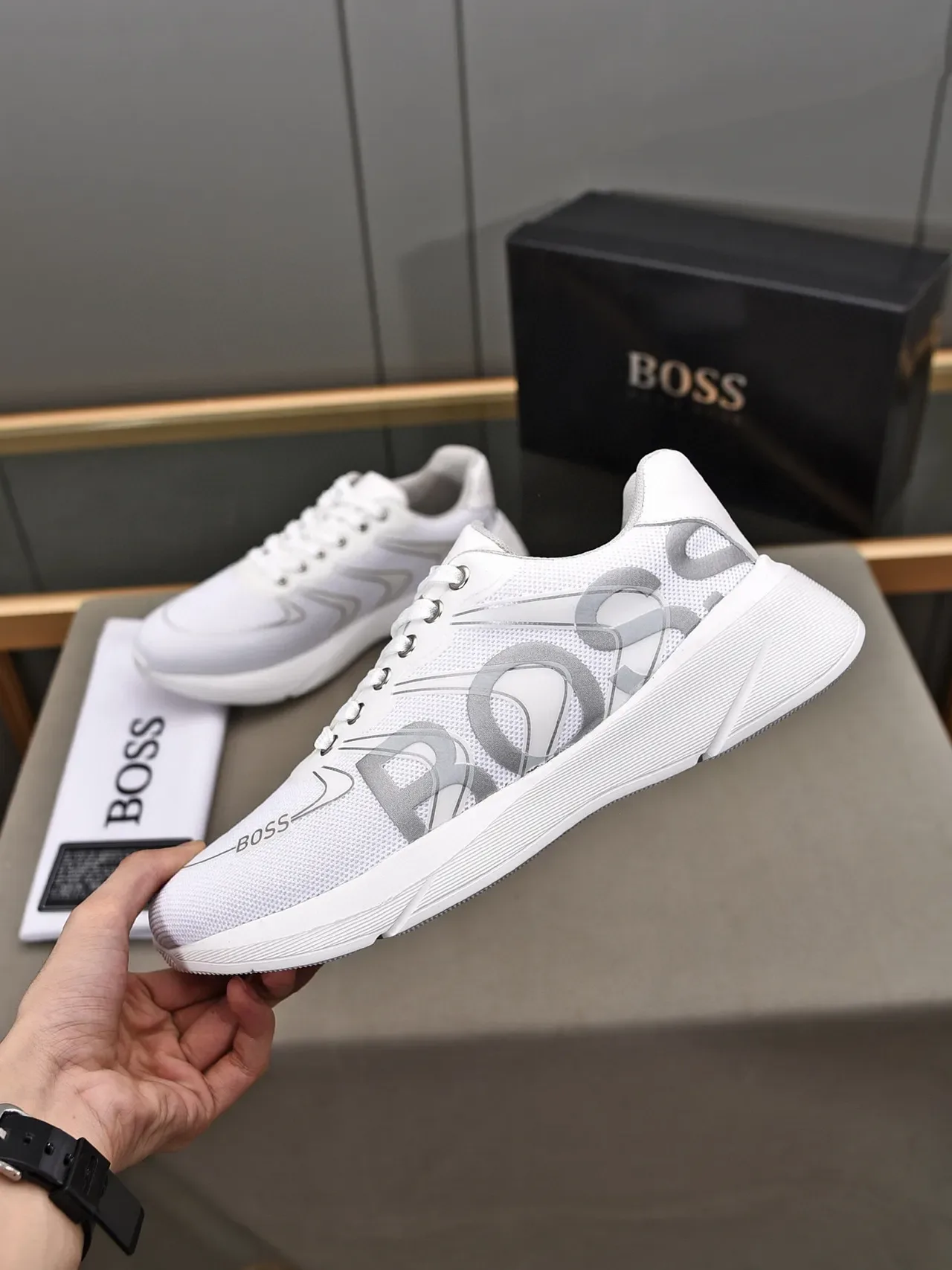 Hugo Boss أبيض رمادي شبكة علوية منحوتة متعرجة وسيط حذاء رياضي 3