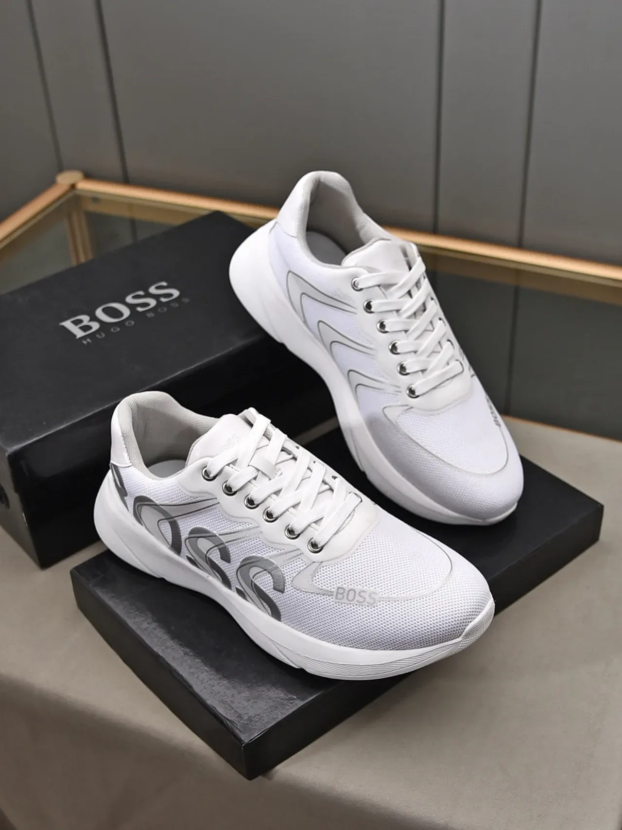 Hugo Boss أبيض رمادي شبكة علوية منحوتة متعرجة وسيط حذاء رياضي 6