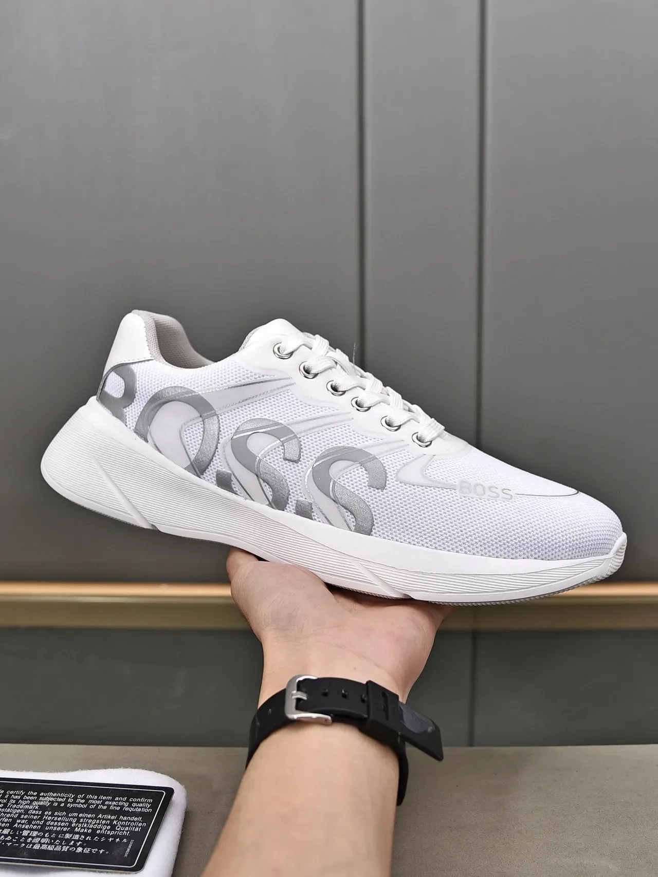 Hugo Boss أبيض رمادي شبكة علوية منحوتة متعرجة وسيط حذاء رياضي 8