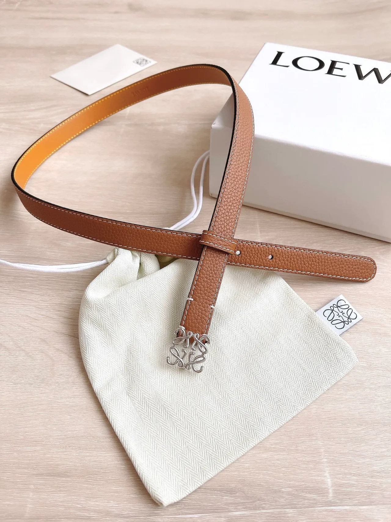 Loewe Anagram Belt বাদামি কমলা দানাদার বৈপরীত্য লাইনিং চামড়ার বেল্ট 7