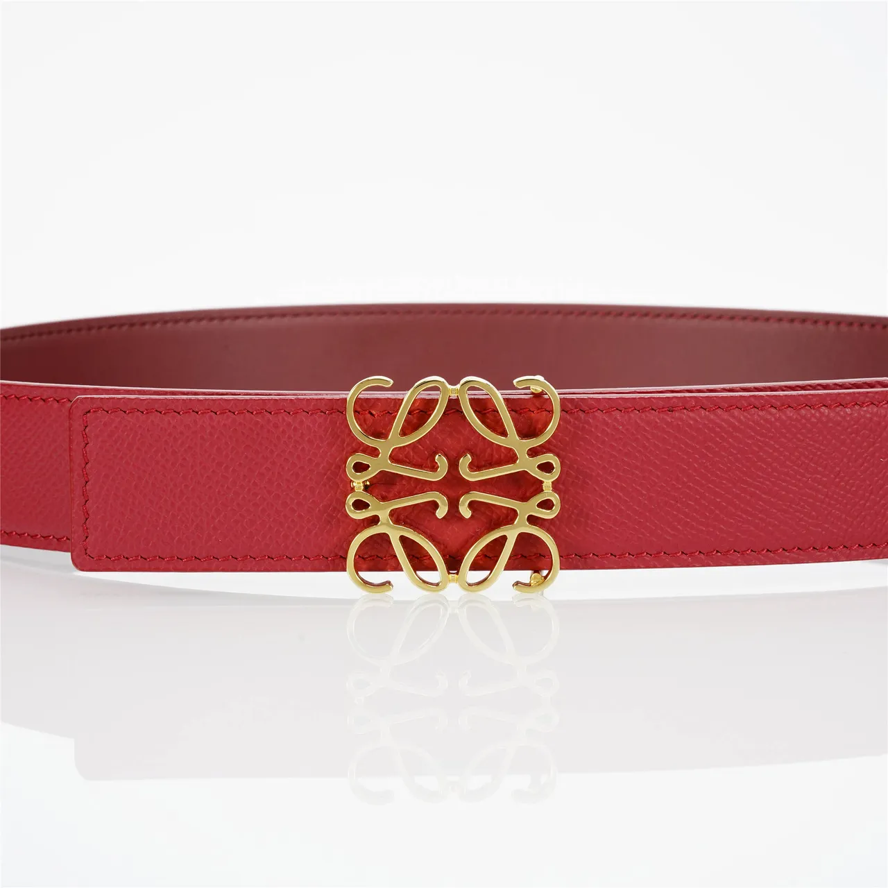 Loewe Anagram Belt Ceinture en cuir texturé rouge 8