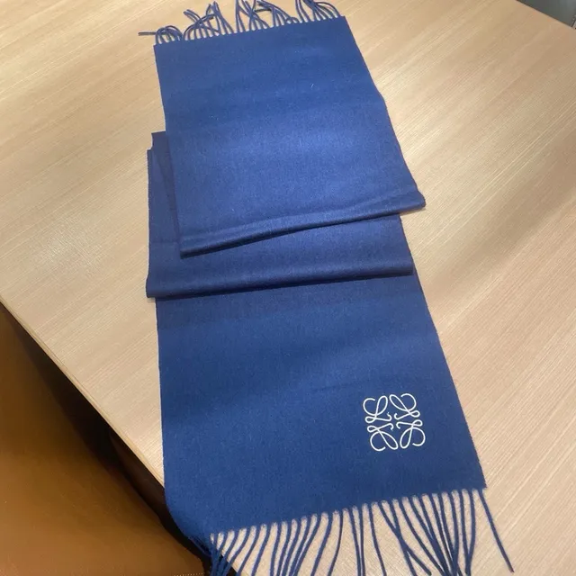 Loewe Anagram सिलवाया नेवी कैशमिर शाल 6