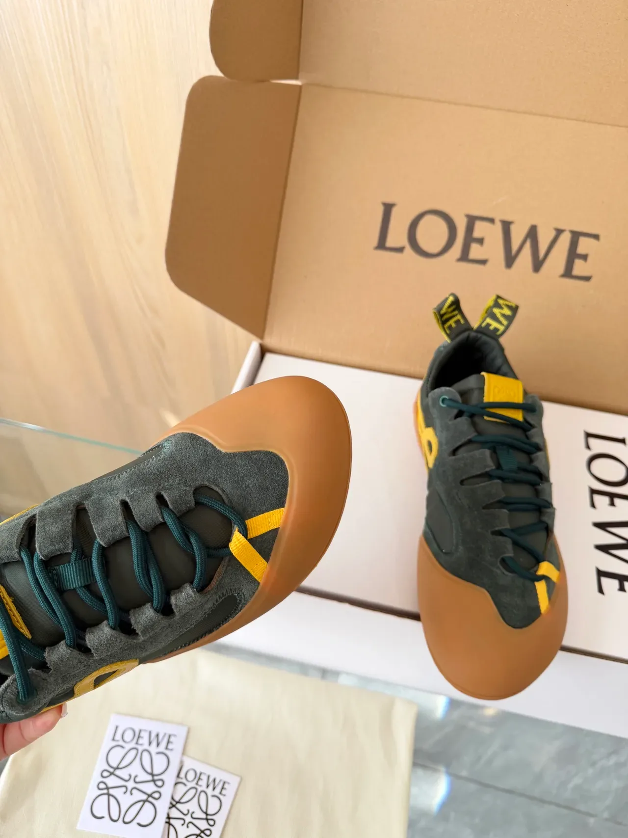 Loewe Verde Amarelo Low-Top Camurça e Couro Mistura Tênis Lifestyle 4