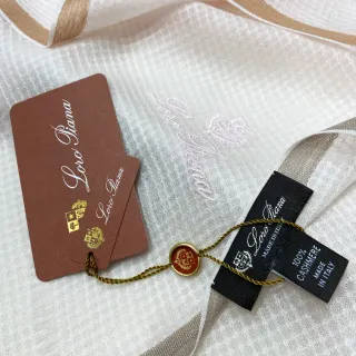 Loro Piana Cachecol de cachemira bege rosa tricô leve bordado de fio prateado