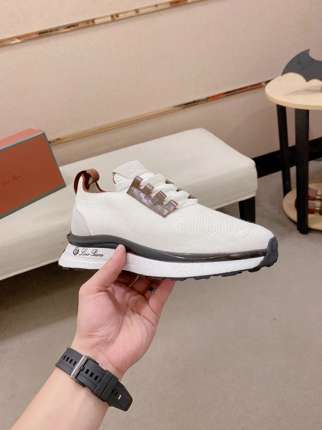 Loro Piana Flow Runner 白棕色针织鞋面 皮革装饰系带 生活方式运动鞋 5