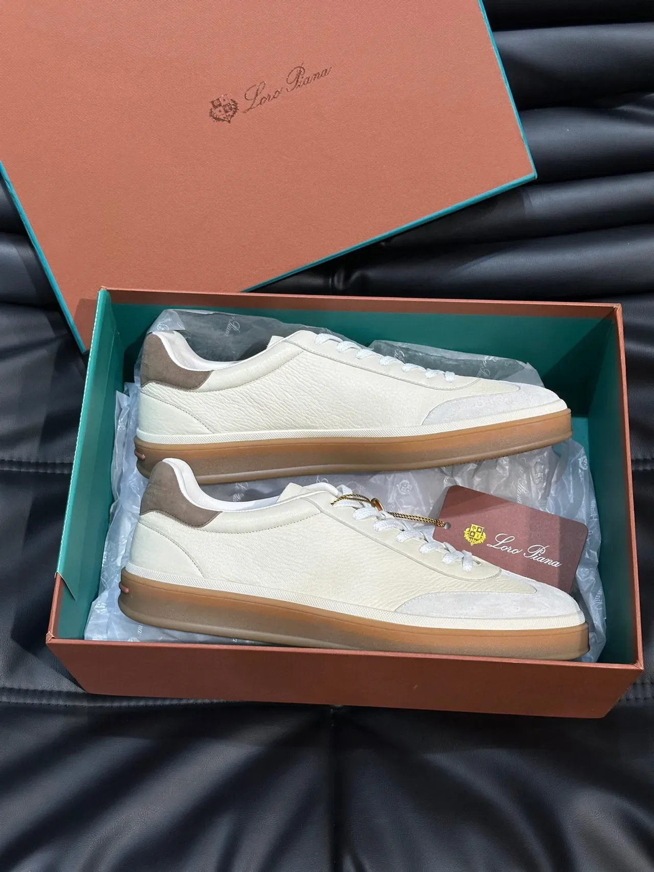Loro Piana 极简皮革拼接橡筋底运动鞋 5