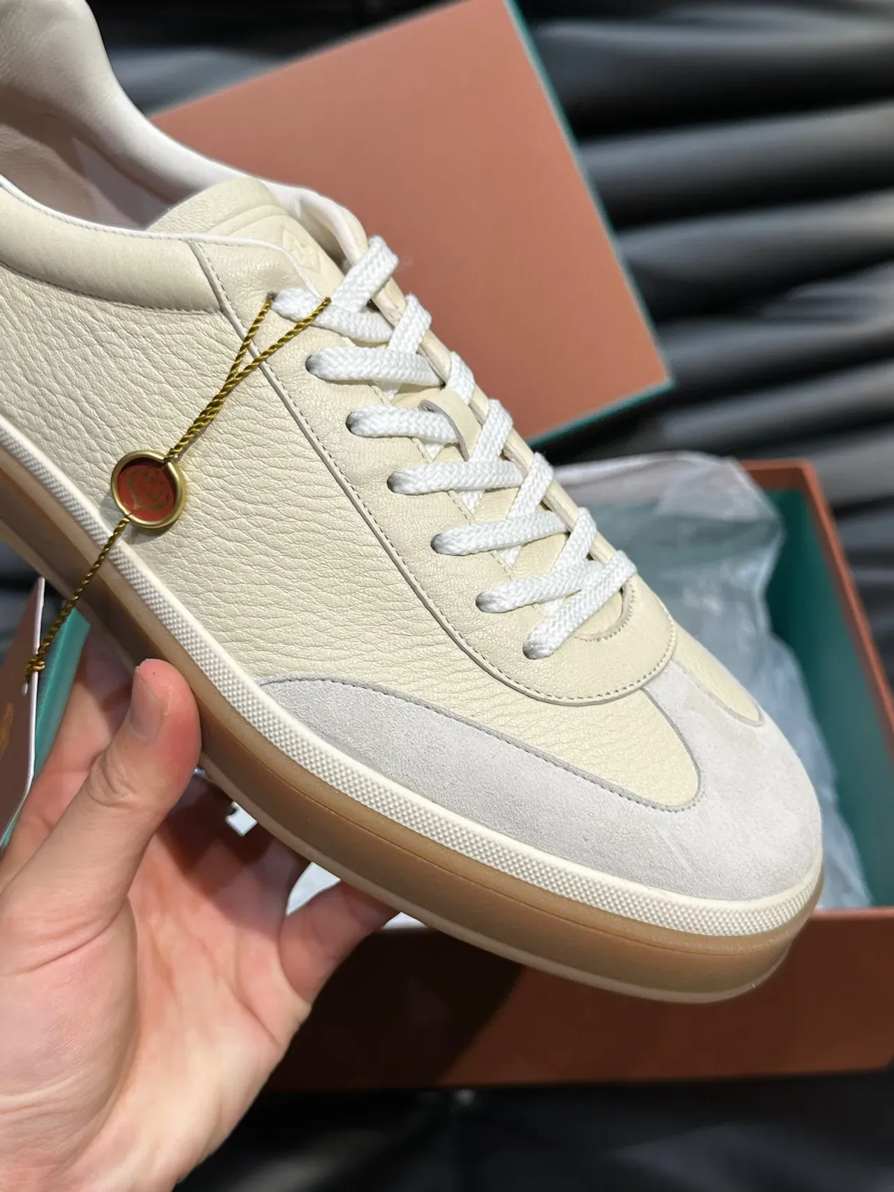 Loro Piana 极简皮革拼接橡筋底运动鞋 7