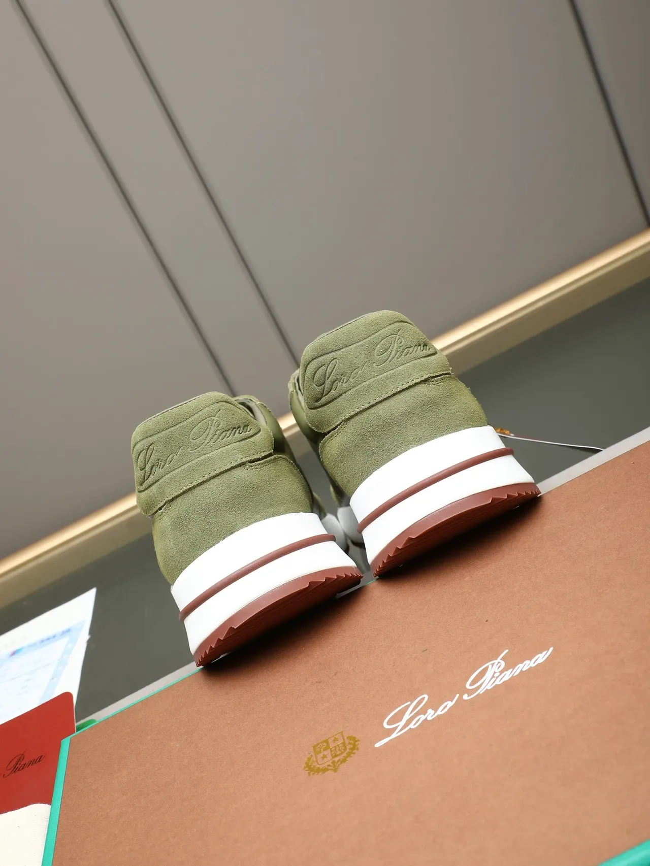 Loro Piana Chaussures Lifestyle en Daim et Cuir Vert Olive 3