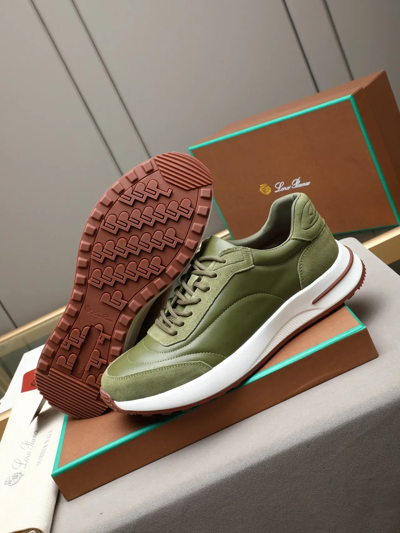Loro Piana Chaussures Lifestyle en Daim et Cuir Vert Olive 4