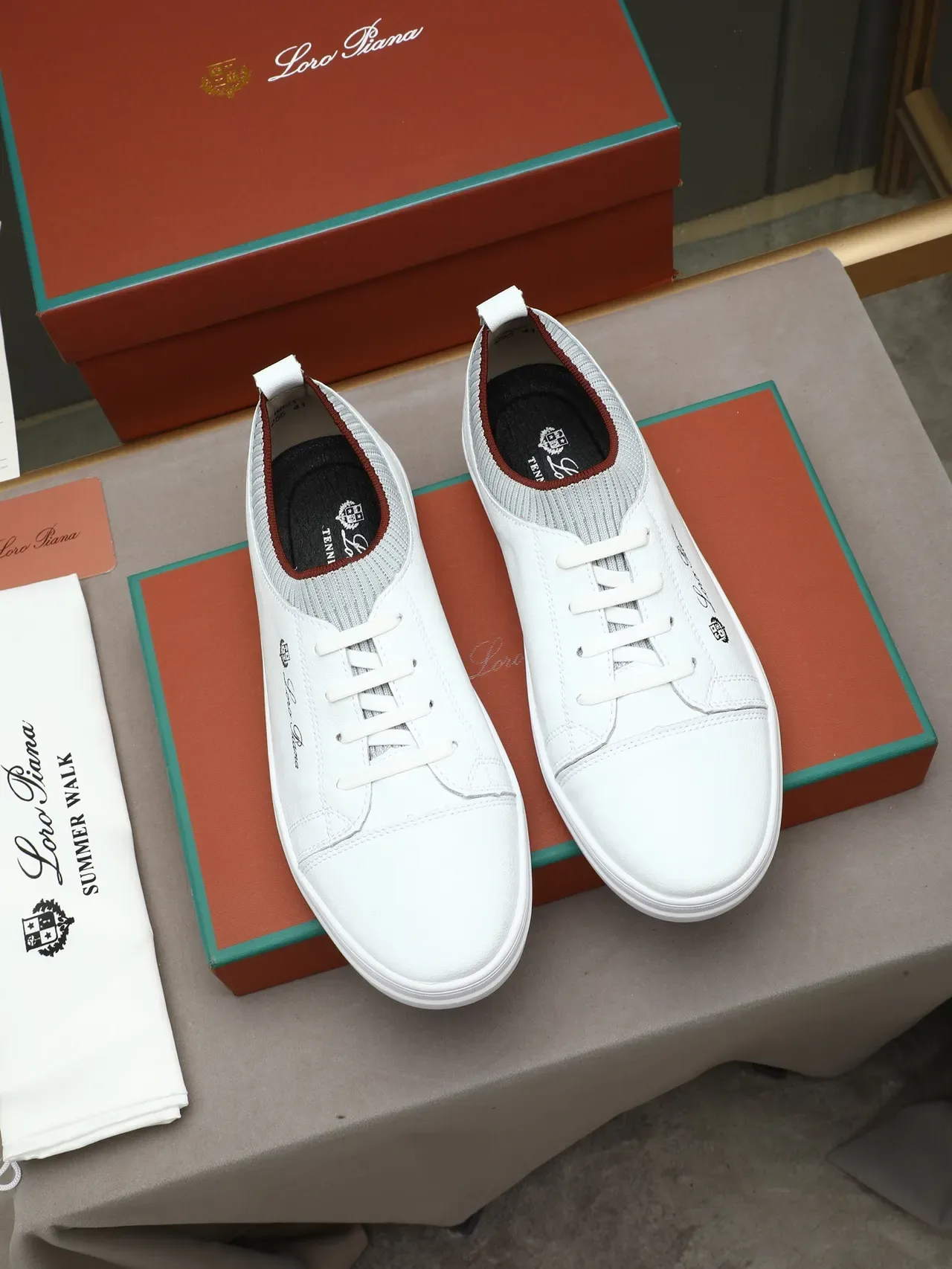 Loro Piana Sneakers Lifestyle en Cuir Blanc à Col Tricot 3