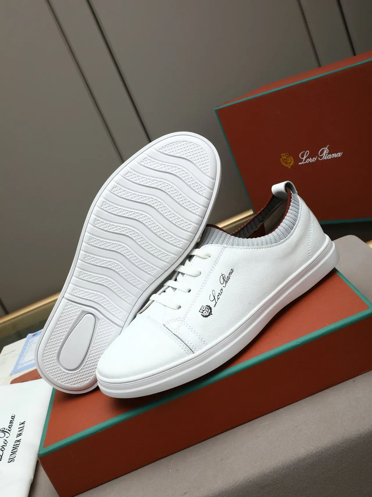 Loro Piana Sneakers Lifestyle en Cuir Blanc à Col Tricot 5