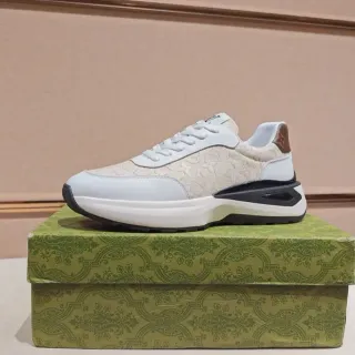 Louis Vuitton Zapatillas Lifestyle Beige Blanco Monogramadas Textil Superior Overlays Cuero