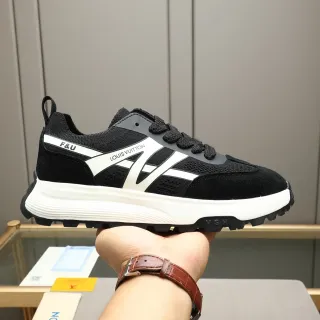 Louis Vuitton Sneakers Lifestyle Negro y Blanco con Rayas Geométricas