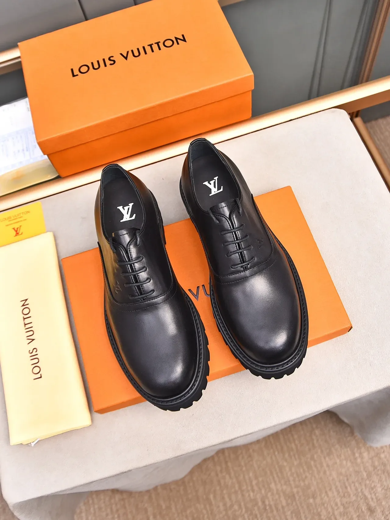 Louis Vuitton Chaussures Oxford Cuir Lisse Noir Semelle Chunky Lug 3