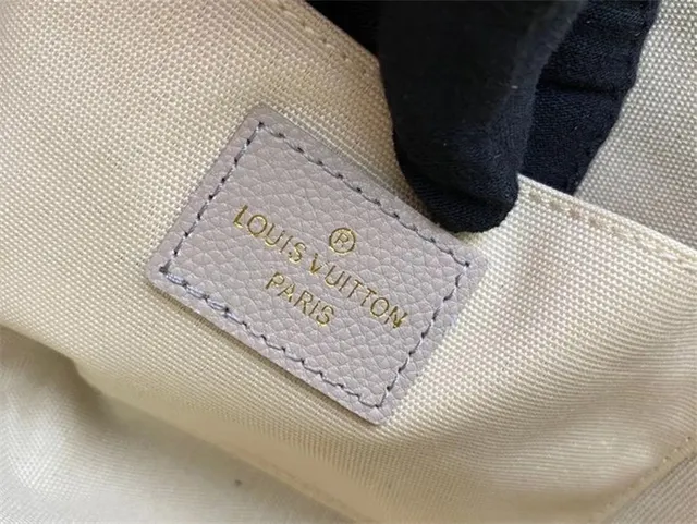 Louis Vuitton حقيبة سلسلة سوداء ذهبية غلاف ظرف مطبوعة مونوغرام 2