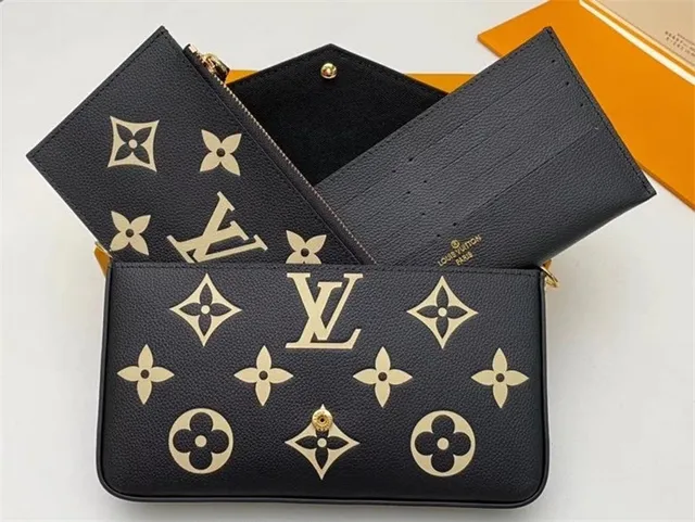 Louis Vuitton حقيبة سلسلة سوداء ذهبية غلاف ظرف مطبوعة مونوغرام 23