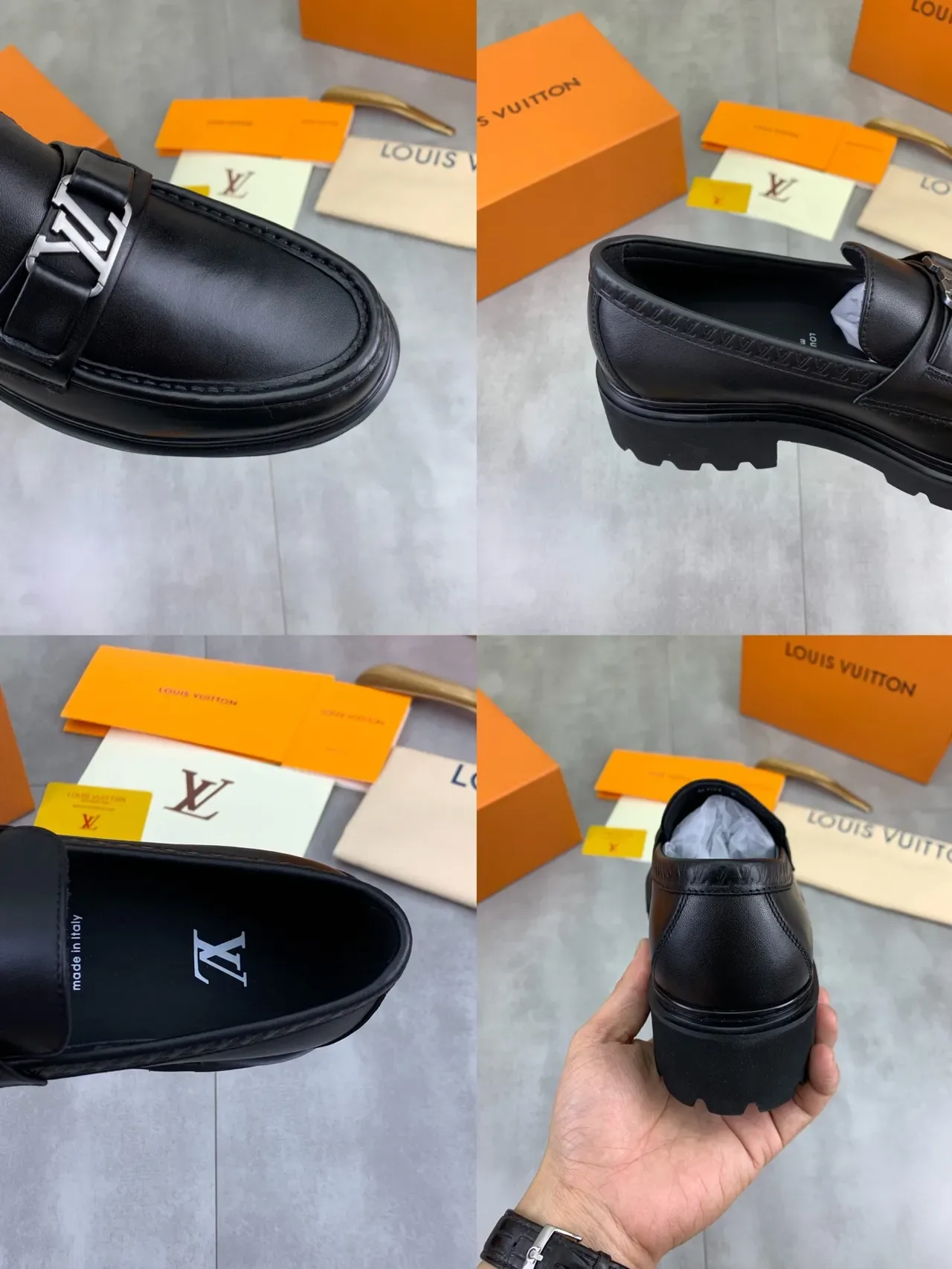 Louis Vuitton Cuir Noir Boucle LV Logo Mocassins 2