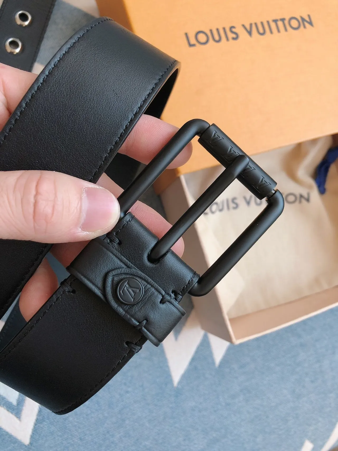 Louis Vuitton Black Matte Hardware Smooth Full-Grain Leather Belt 8