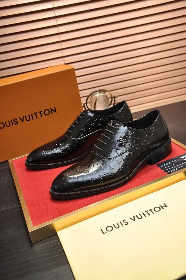 Louis Vuitton ऑक्सफोर्ड जूते काला लाल मोनोग्राम एम्बॉस्ड पेटेंट लेदर 4