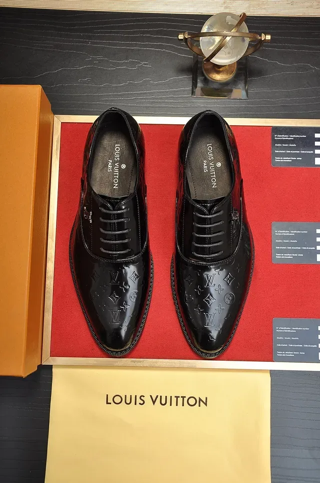 Louis Vuitton ऑक्सफोर्ड जूते काला लाल मोनोग्राम एम्बॉस्ड पेटेंट लेदर 5