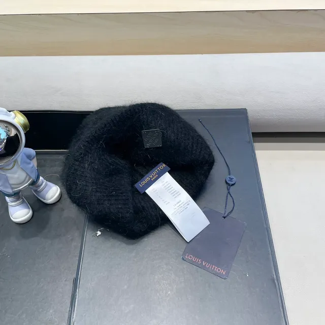 Louis Vuitton Black Ribbed Knit Folded Cuff Beanie 2
