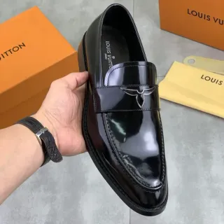 Louis Vuitton Negro Plata Cuero Patentado Brillante Ala Metal Logo Placa Mocasín
