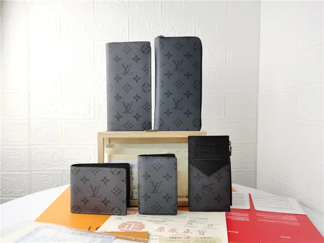 Louis Vuitton Noir Argent Monogram Recouvert de Toile Fermeture zippée supérieure Portefeuille court 2