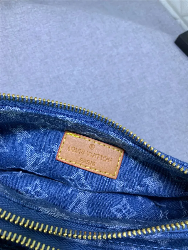 Louis Vuitton 蓝色米色牛仔效果印花帆布金色五金肩包 4