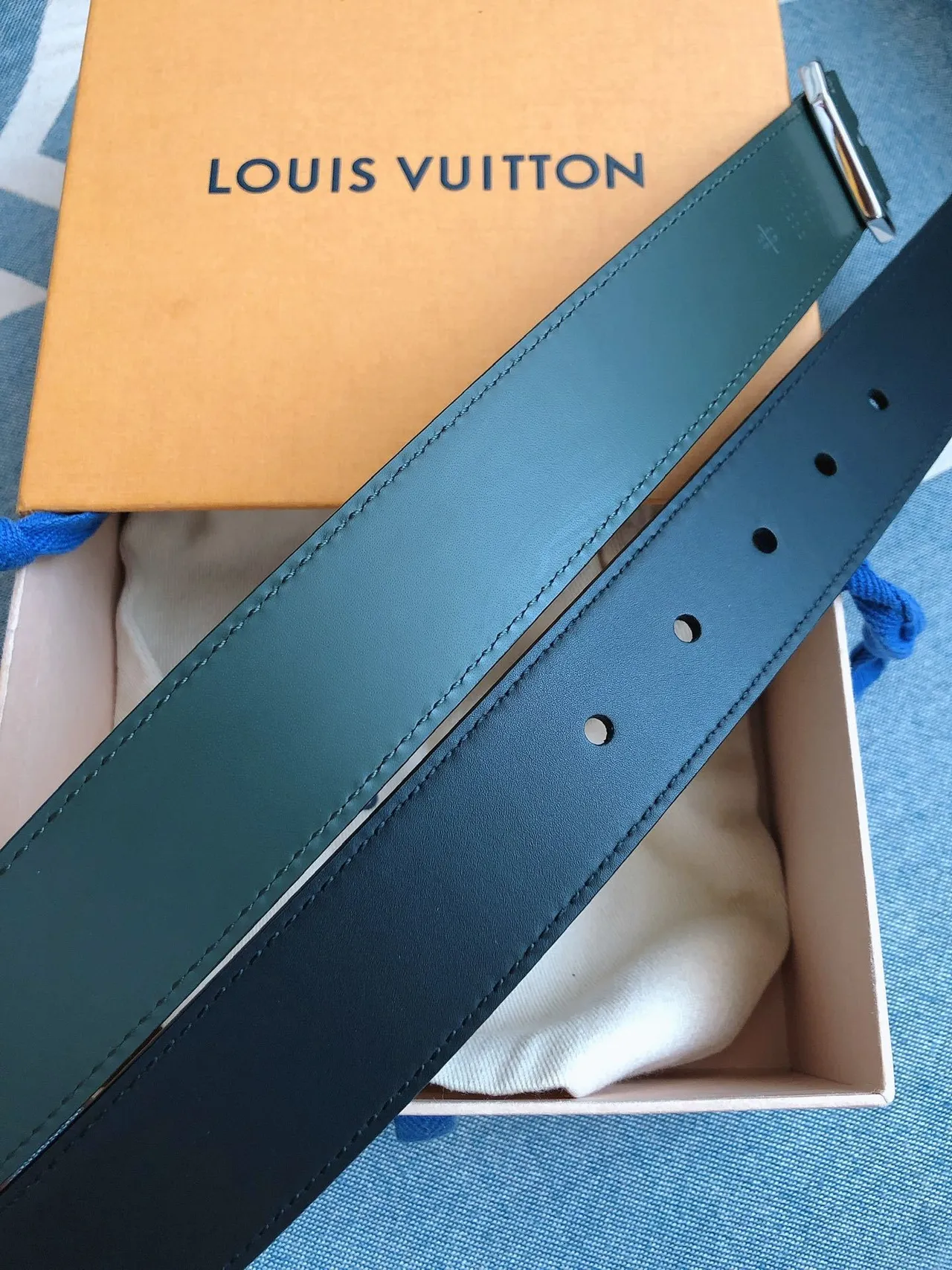 Louis Vuitton Boucle Hexagonale Verde Prata Fivela Hexagonal Polida de Metal Cinto de Couro Liso 4