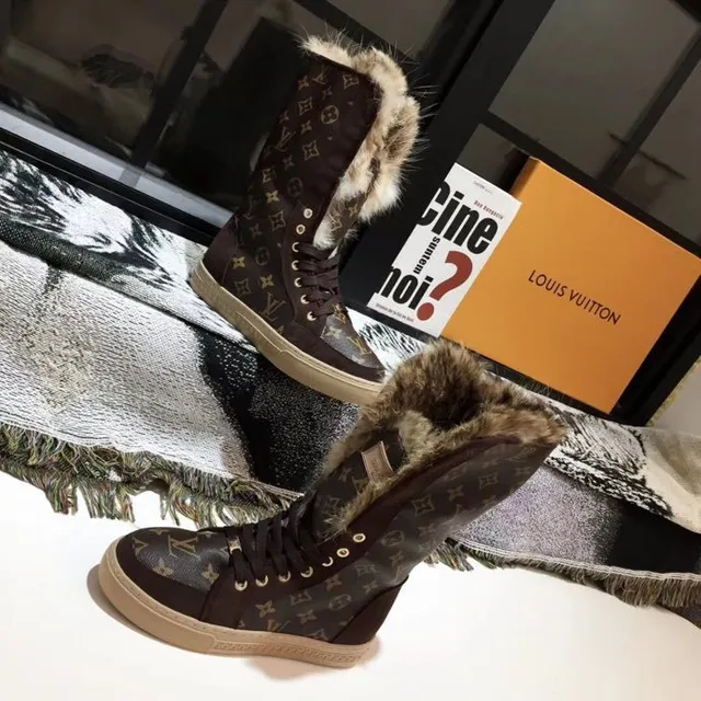 Louis Vuitton Marrom Bege Monograma Tela Colar com Revestimento de Pelos Botas de Neve 7
