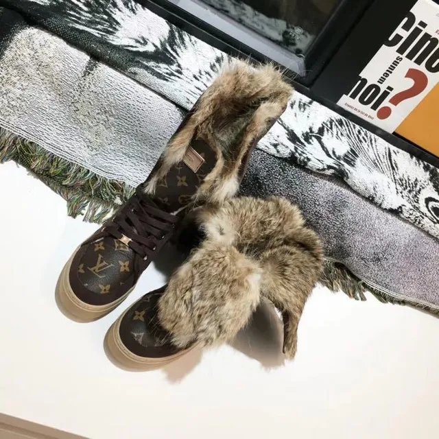Louis Vuitton Marrom Bege Monograma Tela Colar com Revestimento de Pelos Botas de Neve 8