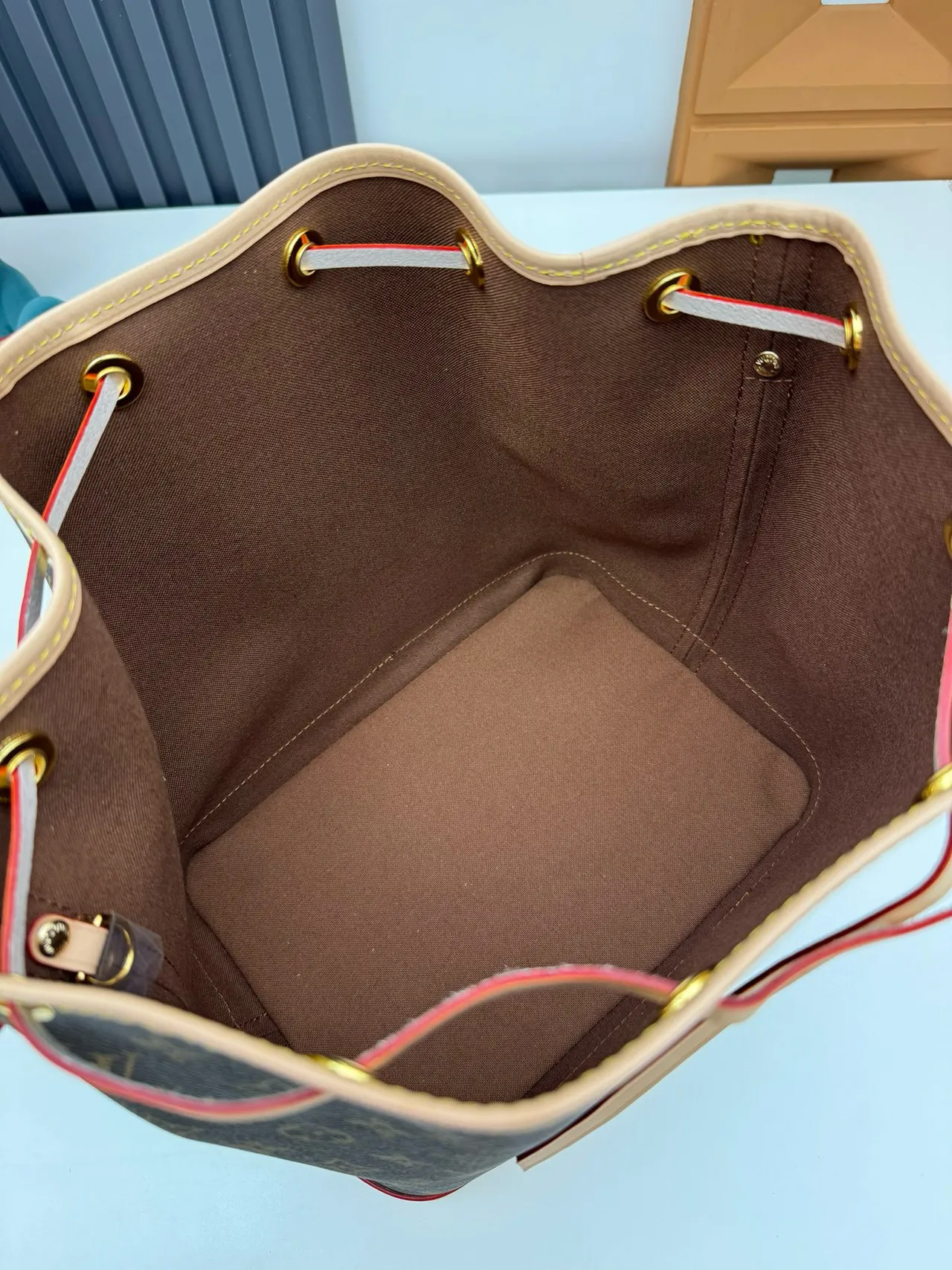 Louis Vuitton বাদামী বেইজ মনোগ্রাম কোটেড ক্যানভাস ট্যান লেদার ট্রিম বাকেট ব্যাগ 3