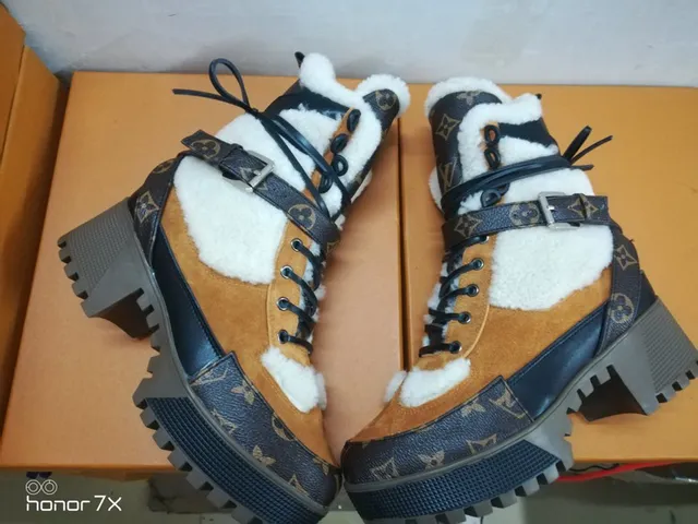 Louis Vuitton भूरा काला मोनोग्राम कैनवास शियरलिंग-लाइन्ड स्नो बूट्स 6