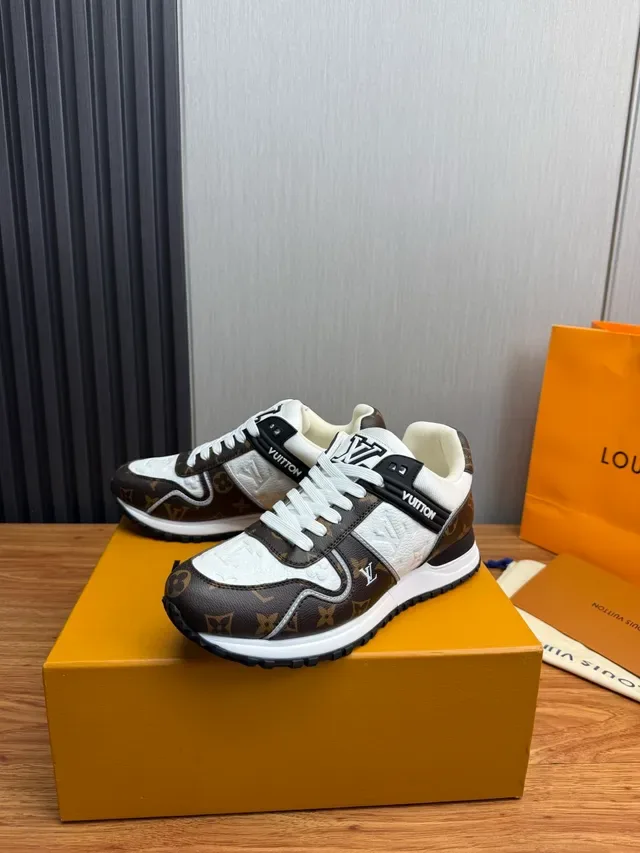 Louis Vuitton Sneakers Lifestyle Marron Blanc Monogramme Canvas Superpositions en Cuir 3