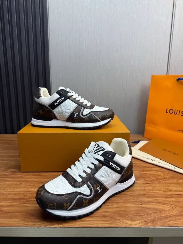 Louis Vuitton Sneakers Lifestyle Marron Blanc Monogramme Canvas Superpositions en Cuir 4