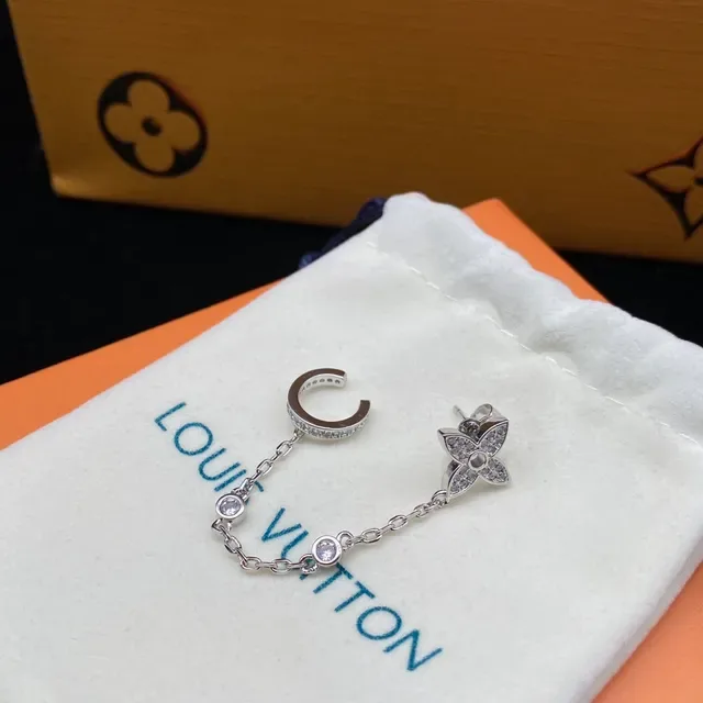 أقراط Louis Vuitton Motif Floral ذهب وردي سلسلة مكسوكة بالفصوص 9
