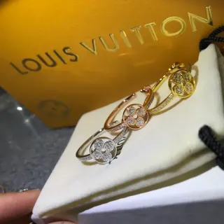 حلقات Louis Vuitton Floral Quatrefoil Pavé