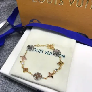سوار Louis Vuitton ذهبي فضي مالتي تشرم