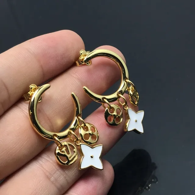 Louis Vuitton 金白色圈形垂坠魅力耳环 4