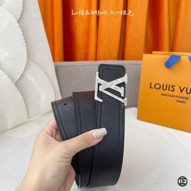 Louis Vuitton Initiales काला चांदी टेक्स्चर्ड लेदर बेल्ट 12