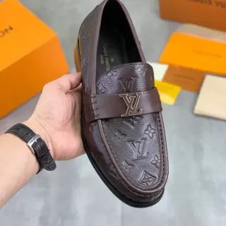 لويس فيتون لوافر بني أسود مونوجرام إمبوسيد جلد حزام معدني LV