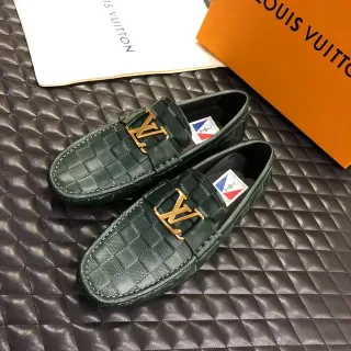 Louis Vuitton लूफर हरा सुनहरा क्विल्टेड चमड़ा LV बकल लूफर