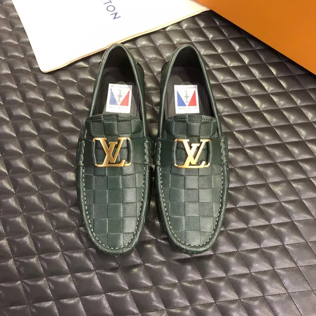 Louis Vuitton لوفر أخضر ذهبي جلد مبطن مشبك LV لوفر 2
