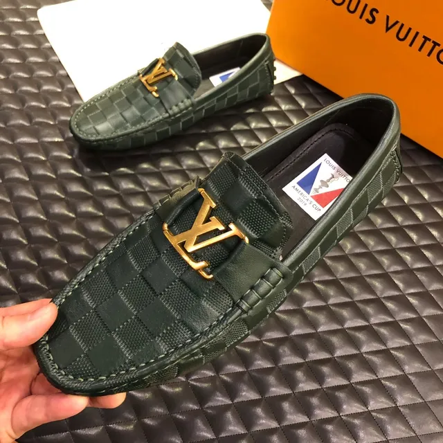 Louis Vuitton لوفر أخضر ذهبي جلد مبطن مشبك LV لوفر 3
