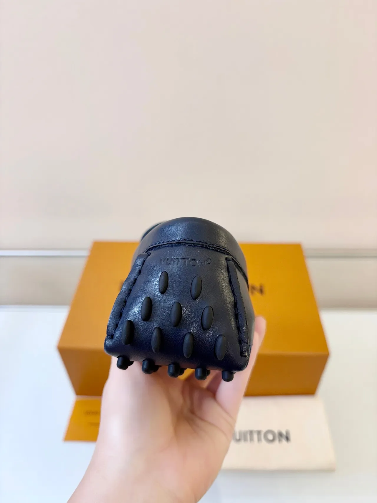 Louis Vuitton Loafer أزرق بحري أسود منقوش بمونوغرام جلد معدني LV مشبك سير Loafer 4