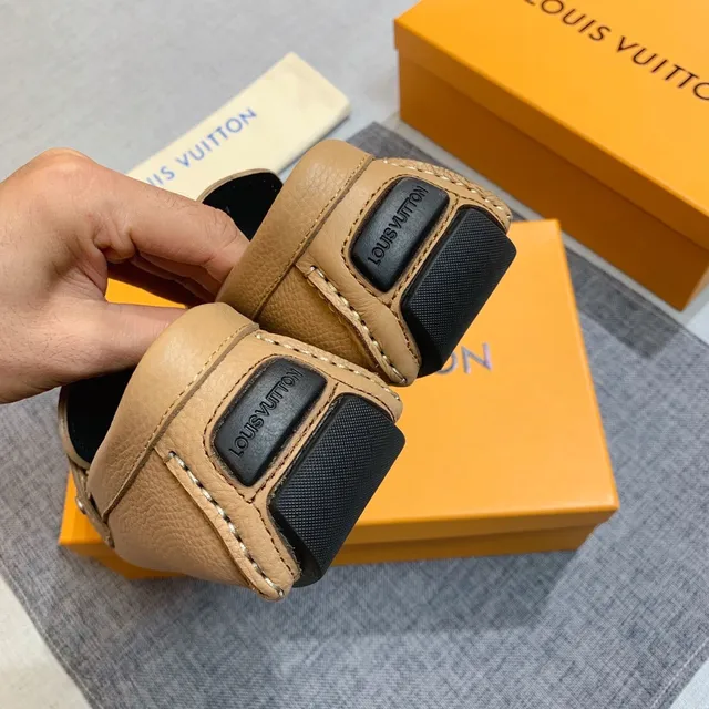 路易威登 棕色 压纹皮革 LV Logo 扣 乐福鞋 4