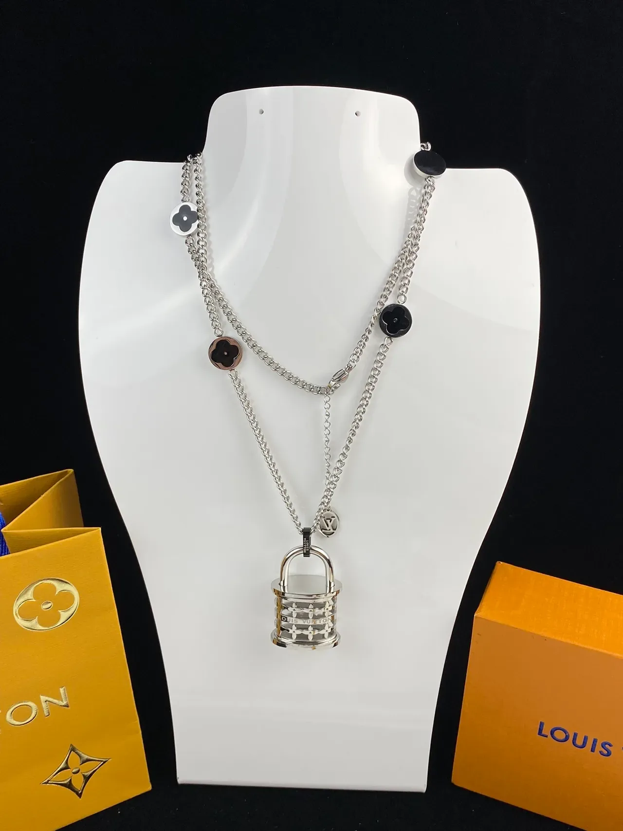 Collier Louis Vuitton Lock Me Floral Padlock Chaîne Multicouche 6